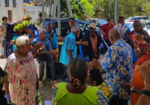groupe de paroisse de Nouméa préparant un chant lors de l’AG de la Conférence des Eglises du Pacifique